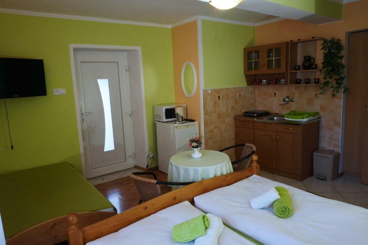 Apartman Pri Zamocku Bešeňová エクステリア 写真