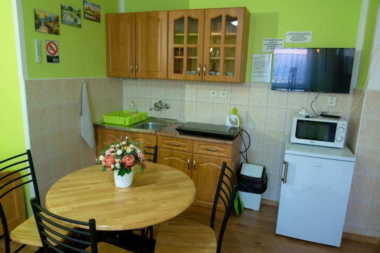 Apartman Pri Zamocku Bešeňová エクステリア 写真