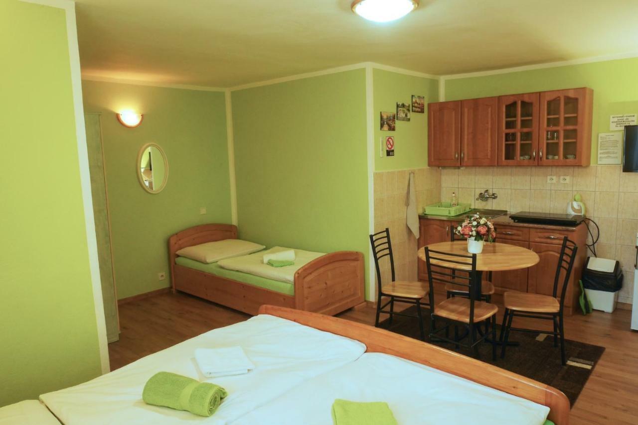 Apartman Pri Zamocku Bešeňová エクステリア 写真